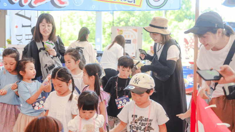 pikabuイベントを楽しむ家族